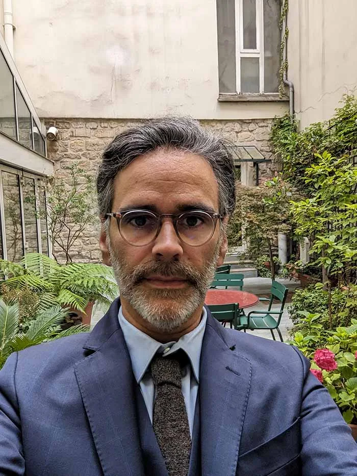 Stephane manager hotel la perle in Paris jpg